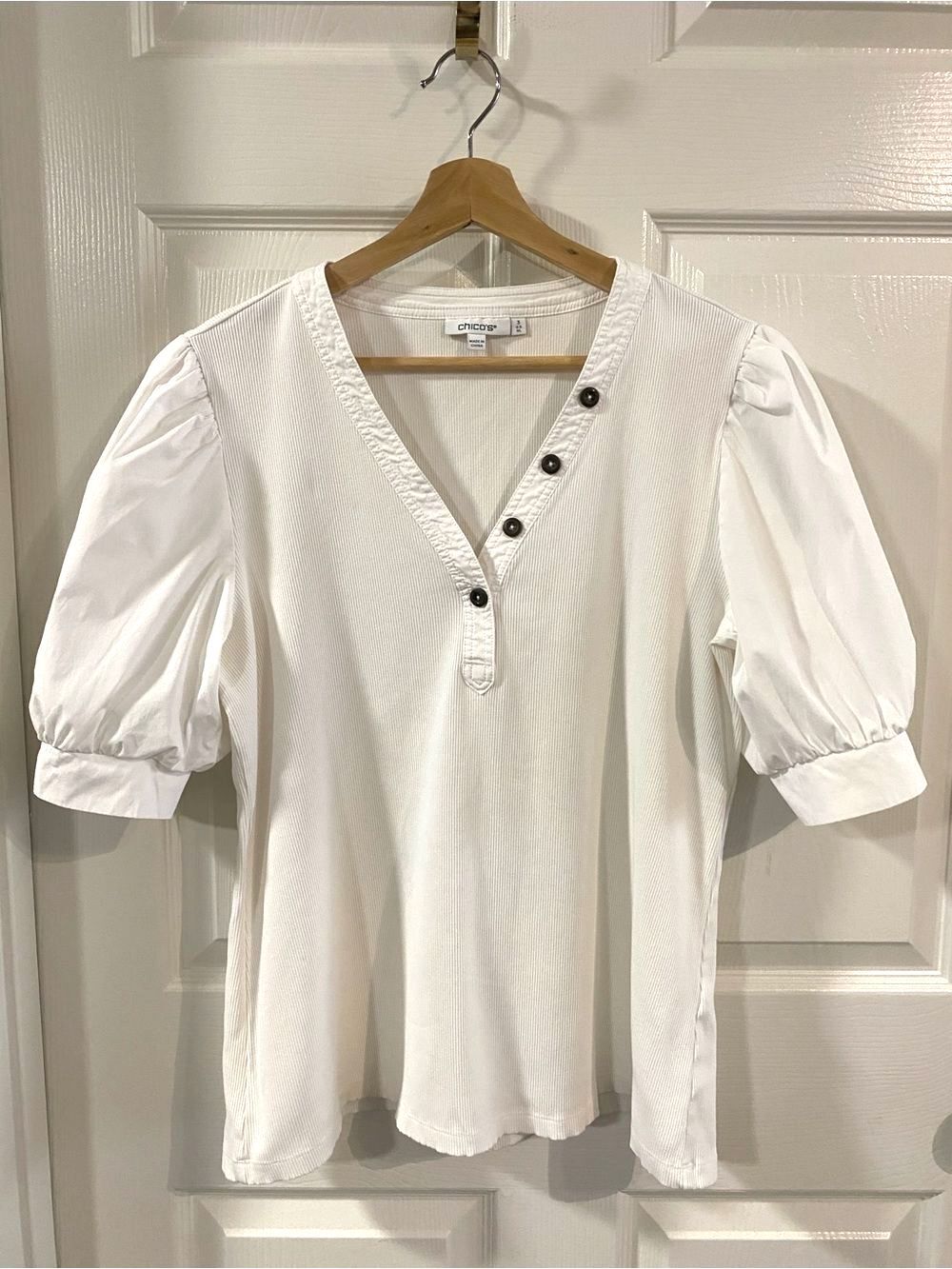 Chico's White Ribbed Knit Puff Sleeve Henley V-Neck XL Cottagecore Preppy Boho
